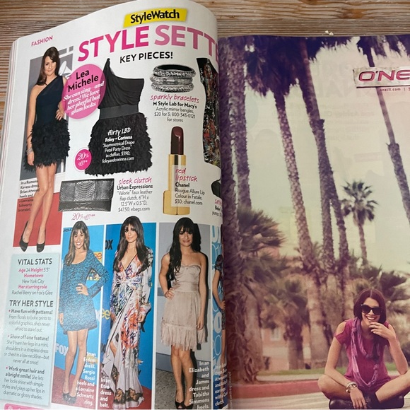 People Style Watch Magazine - Zoe Saldana Cover, December 2010 Issue - Picture 4 of 16